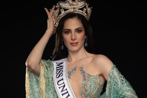 Fátima Bosch deslumbra con traje de baño durante su participación en Miss Universo 2025