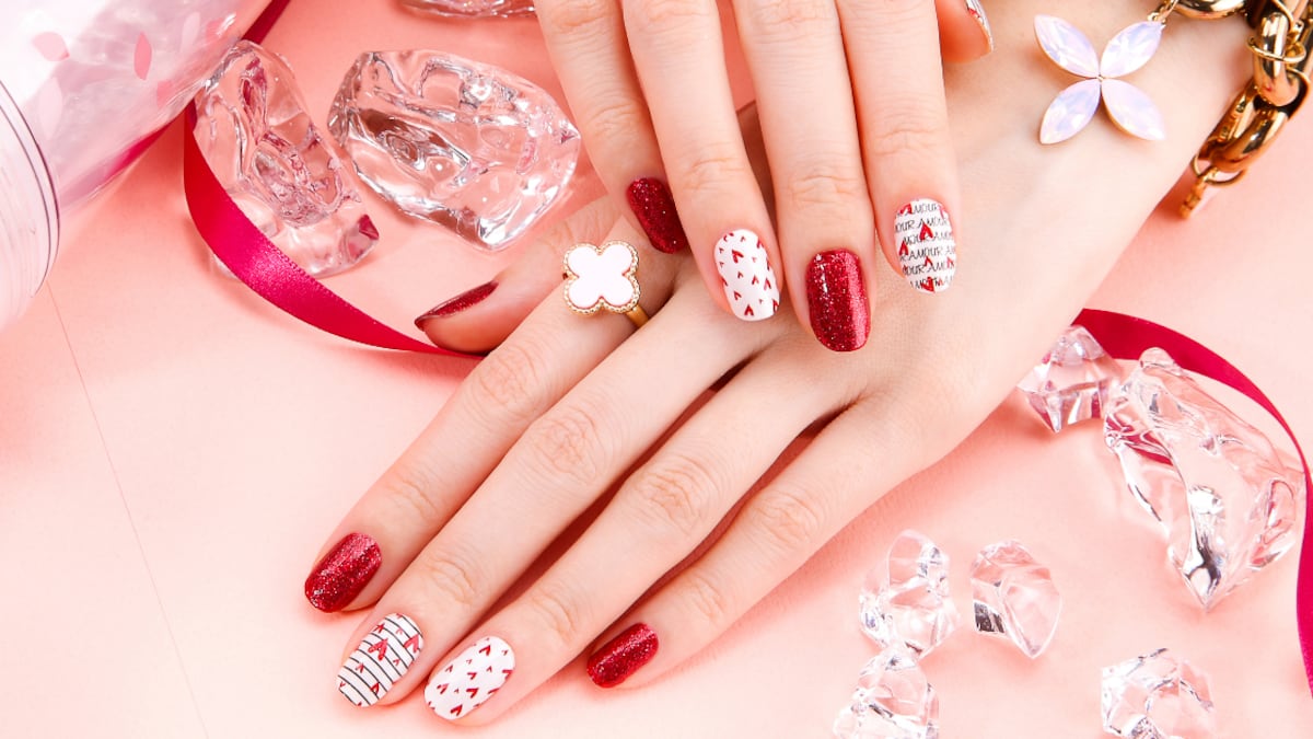 Este es el diseño de uñas que será tendencia este año