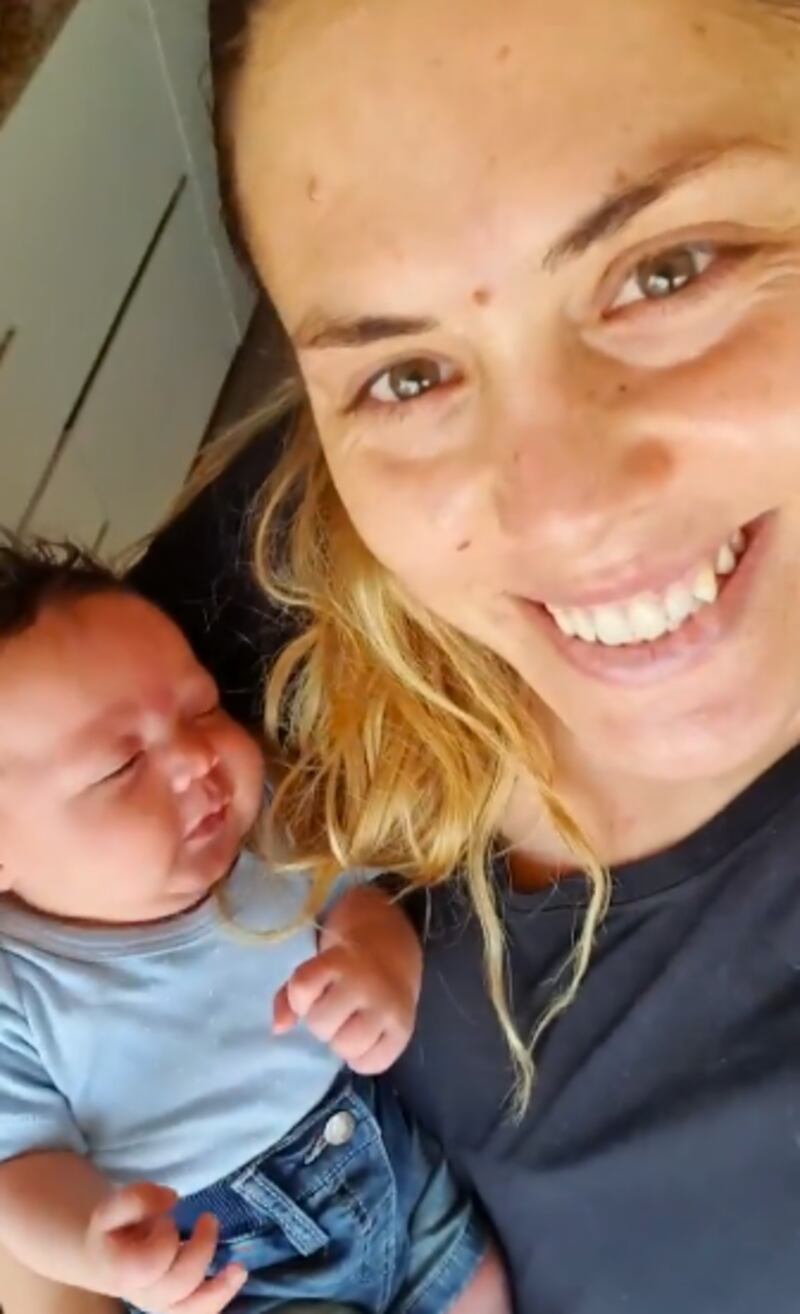 Natalia Duco y su hijo Luciano