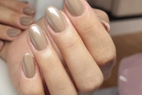 5 ideas de uñas chai latte para el otoño: son perfectas para las fanáticas de la bebida