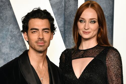 ¿Celosa? Sophie Turner ‘da cachetada’ a Joe Jonas y así reaccionó ante su supuesto romance con Demi Moore