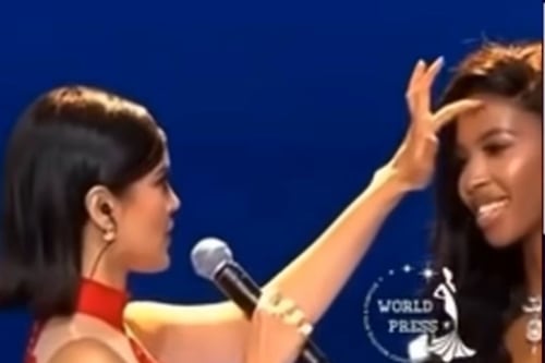 El gesto de presentadora a candidata que causó controversia en Miss Mundo 2024 