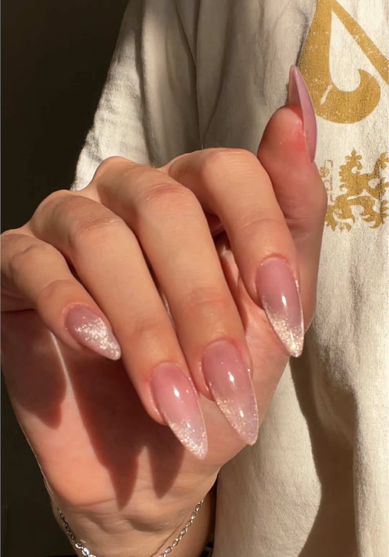 Uñas nude glass
