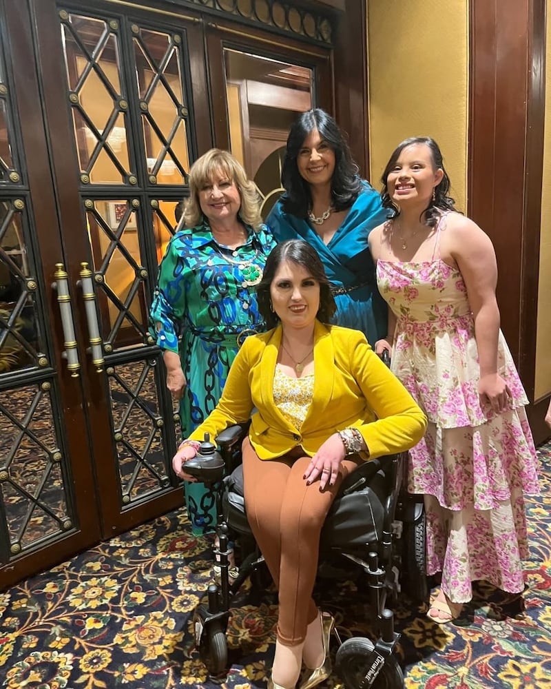 María Teresa Donoso recibe reconocimiento.