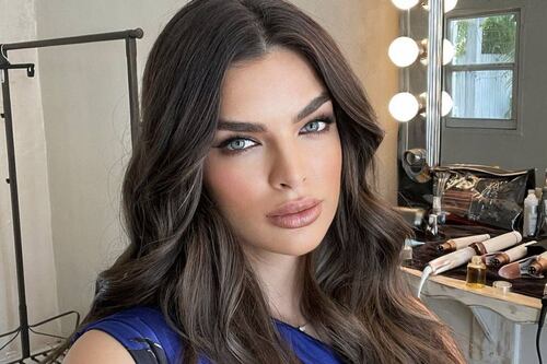 Nadia Ferreira desafía reglas de oro de Carolina Herrera y deslumbra con escote pronunciado y transparencias