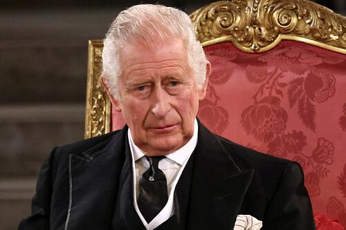 Revelan la escandalosa y extravagante lista de peticiones diarias del rey Carlos III