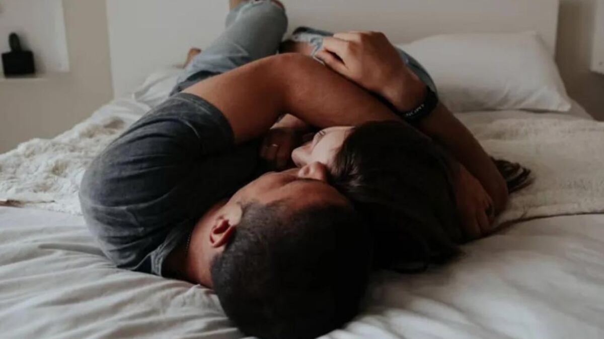 Existen mil y una formas de que el beso genere esa cercanía y conexión