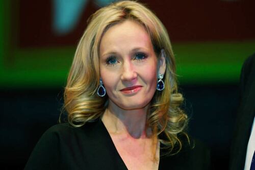 Fans de Harry Potter vuelven a atacar a J.K. Rowling por su transfobia