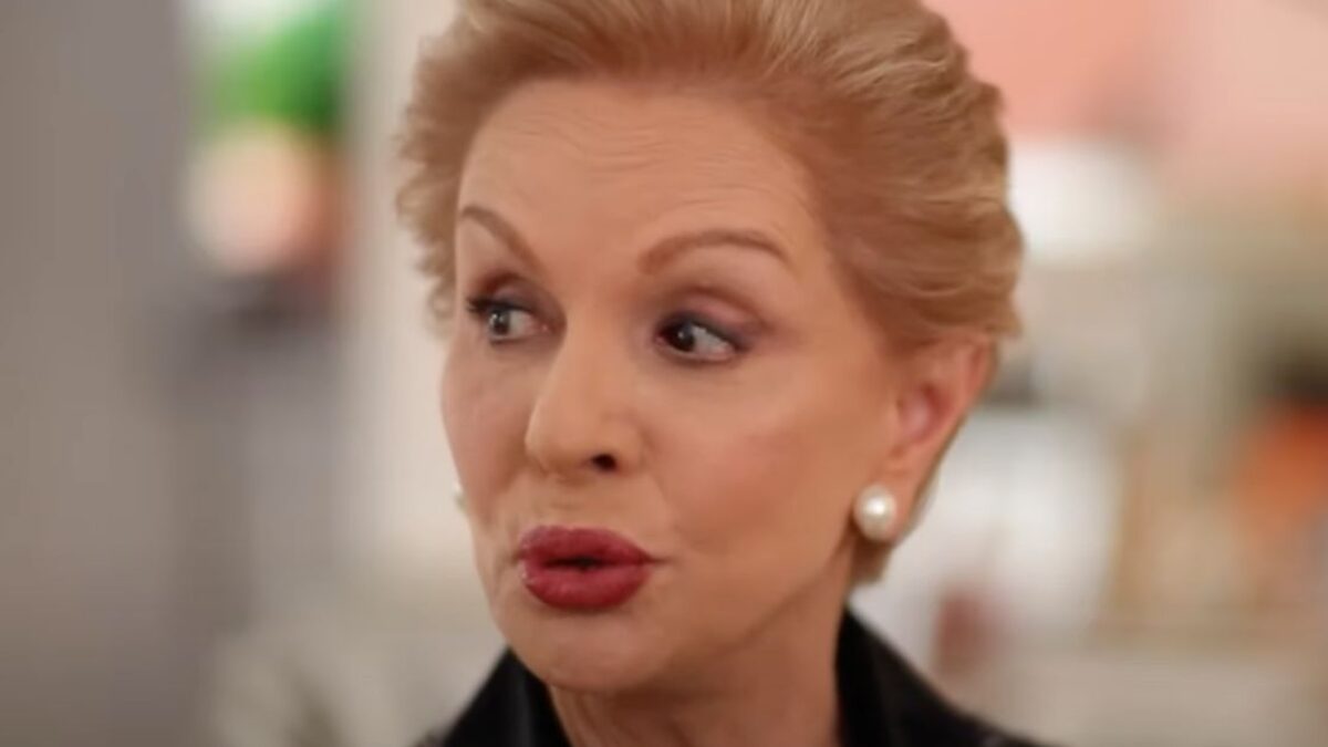 Carolina Herrera tiene uno de los consejos de elegancia más baratos de replicar, pero quizá, también es uno de los más difíciles, pues va más allá de la ropa.