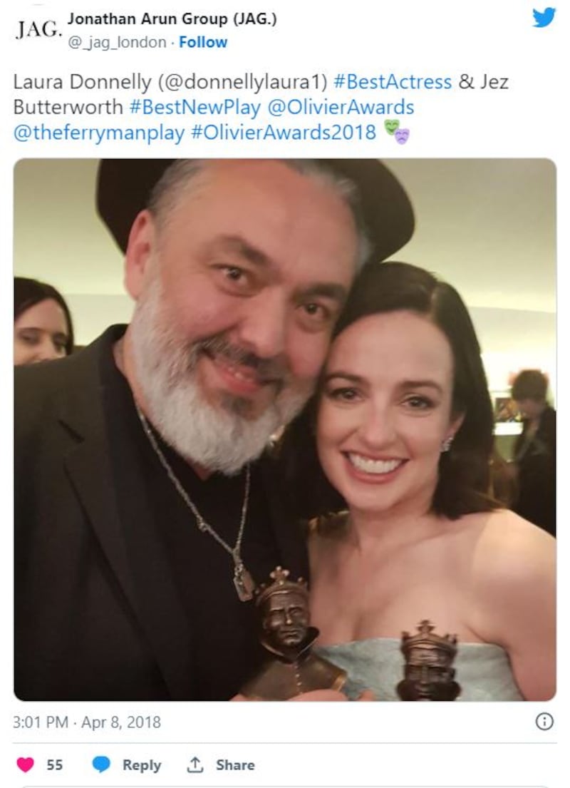 Laura Donnelly junto a su pareja