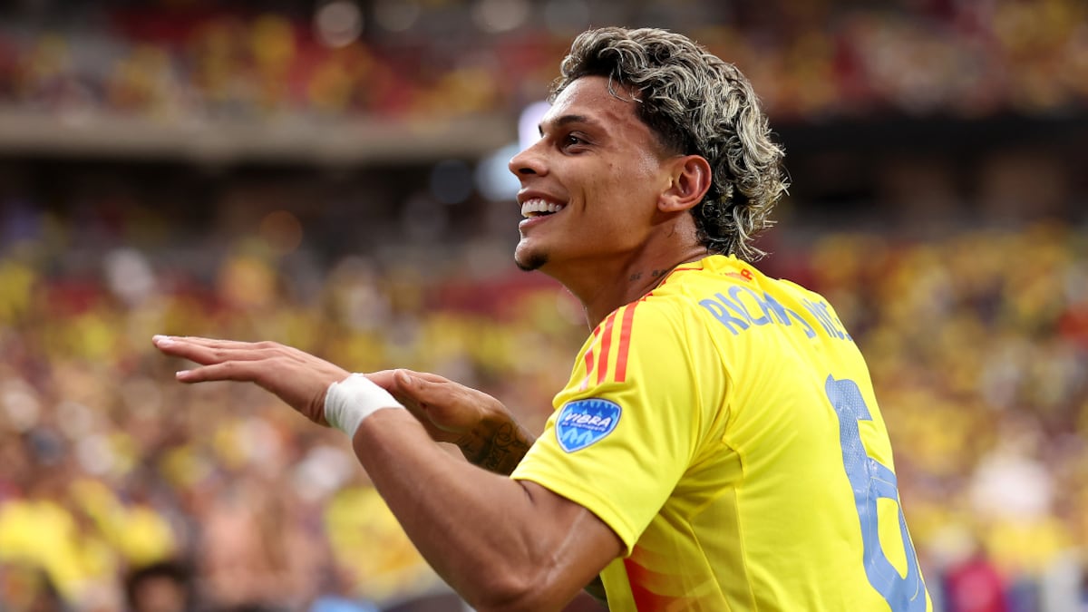 Richard Ríos domó públicamente a una mujer que lo reprochó y le dio una gran lección