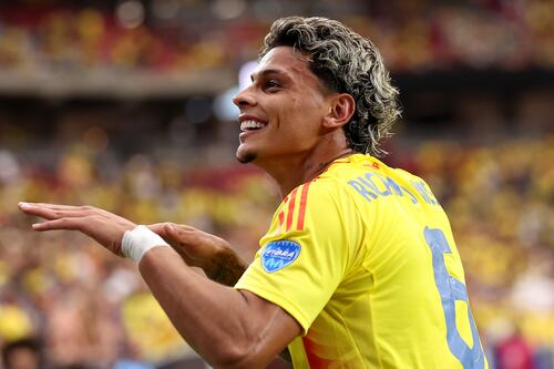 “No soy un influencer”, Richard Ríos ‘peinó' públicamente a una mujer que lo reprochó