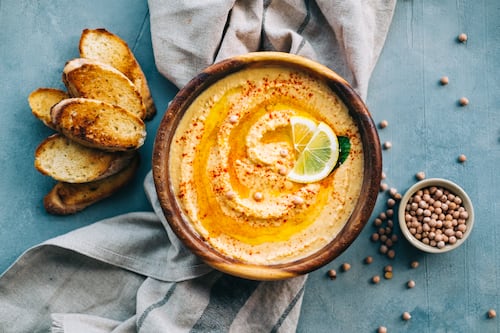 Día del hummus: el plato ancestral que convierte al garbanzo en un superalimento
