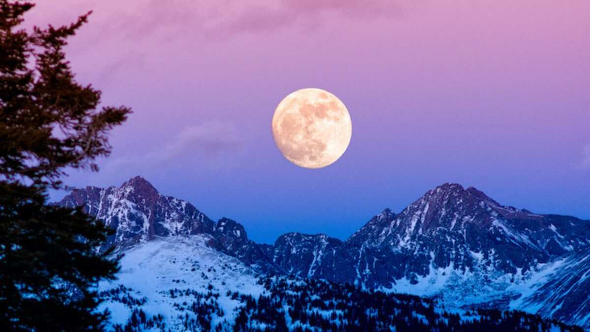 Desde la Luna Fría a una lluvia de estrellas: las maravillas astronómicas que nos regalará el cielo en diciembre