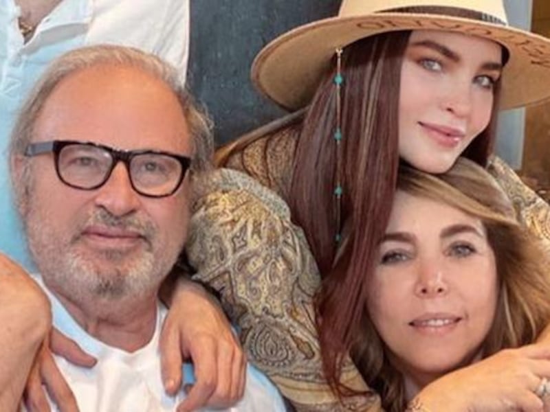 Los papás de Belinda se roban el Halloween y prueban que la genética de la cantante es simplemente perfecta