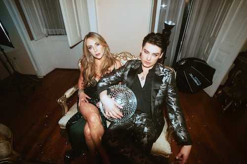 Gisella Bayona y José Cañizares reinventan el periodismo con su podcast “The house of Jose”