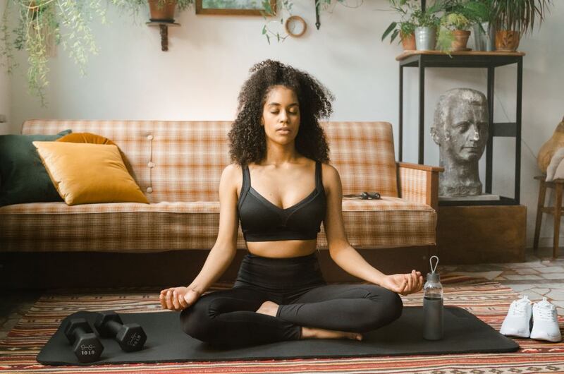 La meditación guiada es ideal para combatir el estrés de la vida diaria