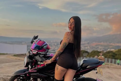 Muere famosa influencer ‘Bikergirl’ tras chocar contra un camión