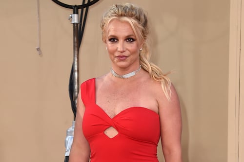 En un restaurante: Acusan a Britney Spears de actuar de manera errática con un cuchillo