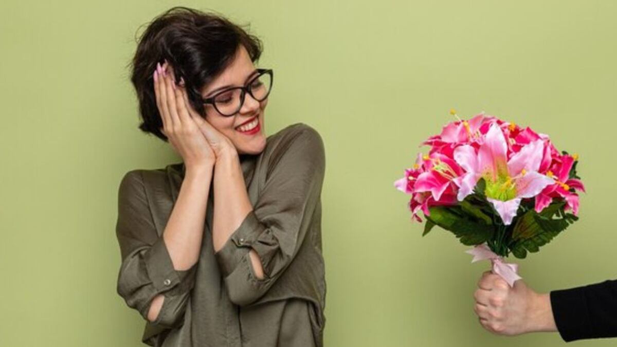 Recibir halagos, ¿por qué nos hace sentir incómodas?