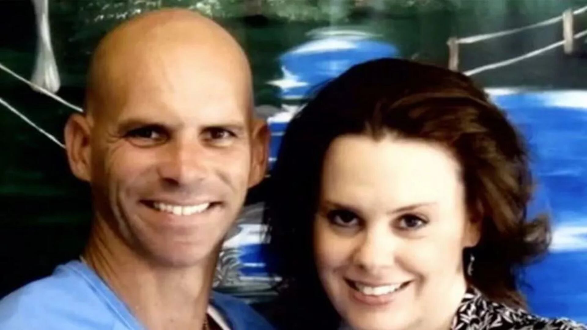 Después de 21 años de casados, Lyle Menéndez y Rebecca Sneed, le pondrán fin a su matrimonio.