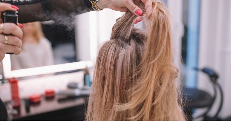 Las mechas escandinavas son la opción perfecta para quienes desean destacar su rostro sin necesidad de usar maquillaje.