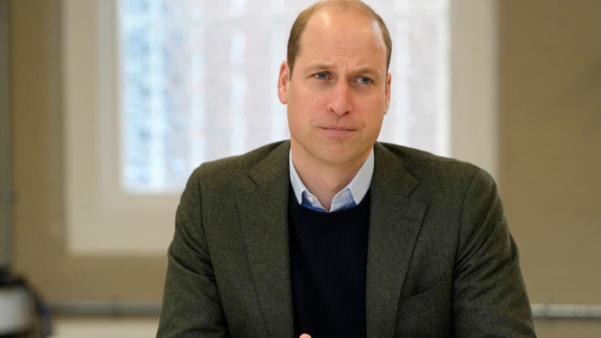El cambio de look del príncipe William le habría costado un polémico calificativo por parte de la prensa británica.