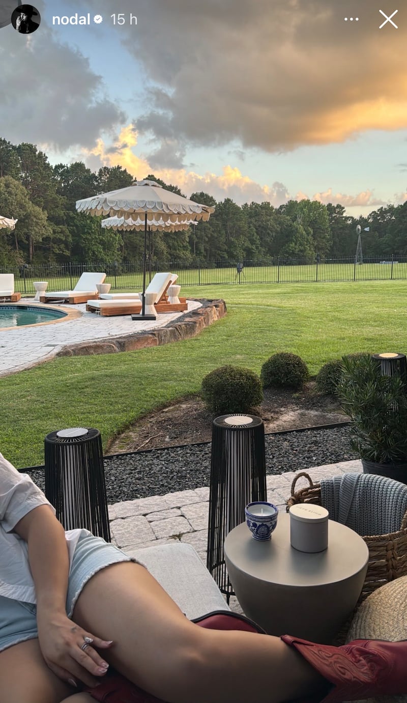 ¿Exhibió a Ángela? La atrevida foto que Christian Nodal publicó de su esposa y enloqueció a las redes