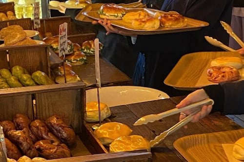 Joven de 26 años fallece por exceso de trabajo; su último mensaje causa indignación en redes