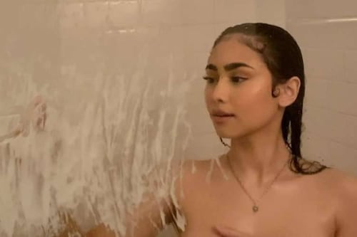 En la ducha: Así anunció la fecha de su nuevo single Paloma Mami