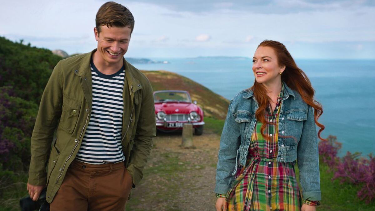Ed Speleers como James Thomas y Lindsay Lohan como Maddie Kelly en 'Un deseo irlandés'
