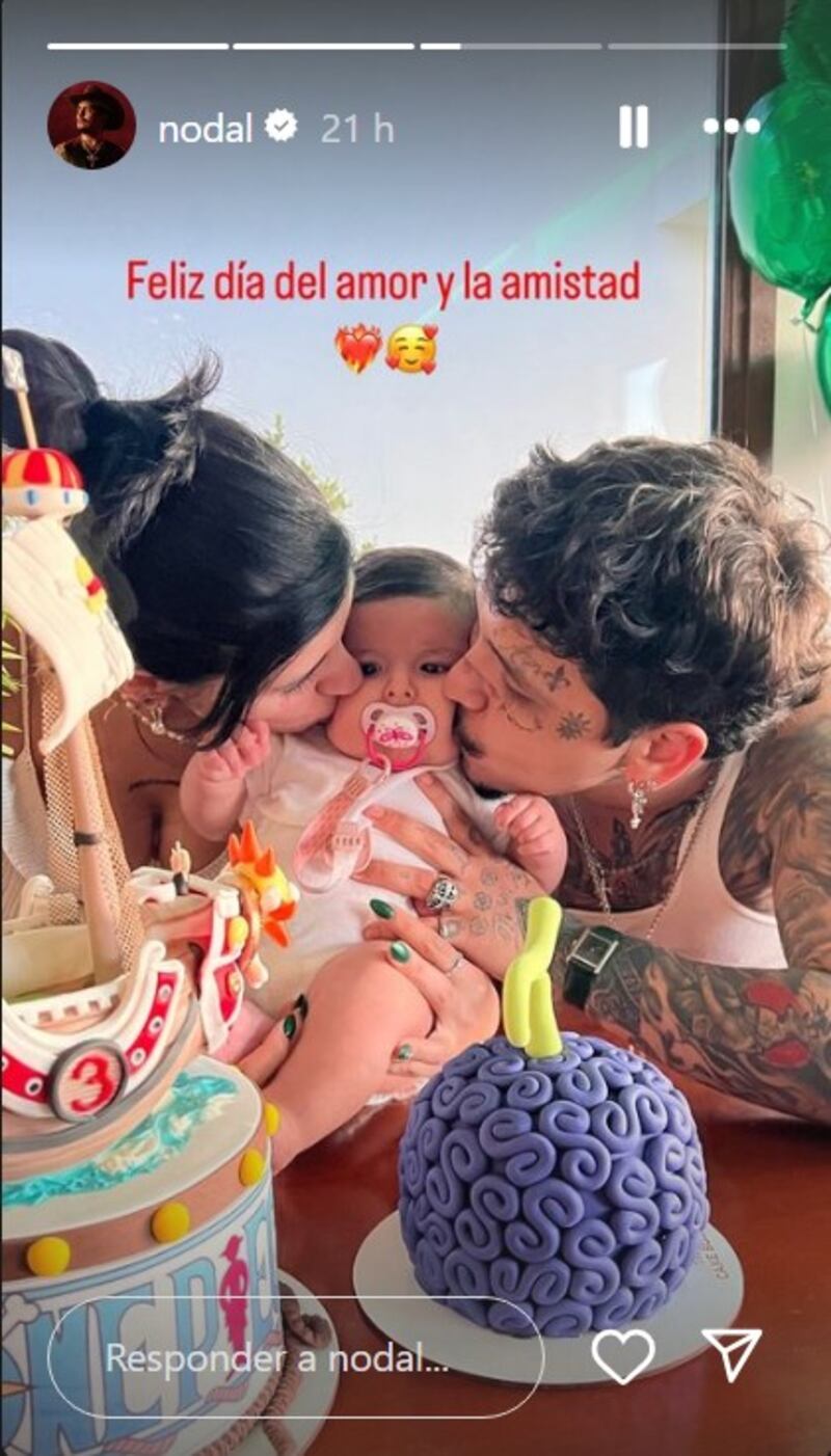 Cazzu y Nodal con su hija Inti