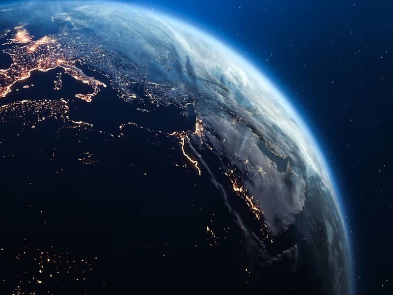 Supuesto viajero del tiempo afirma venir del año 2582 y asegura que se avecina un gran evento en las próximas semanas