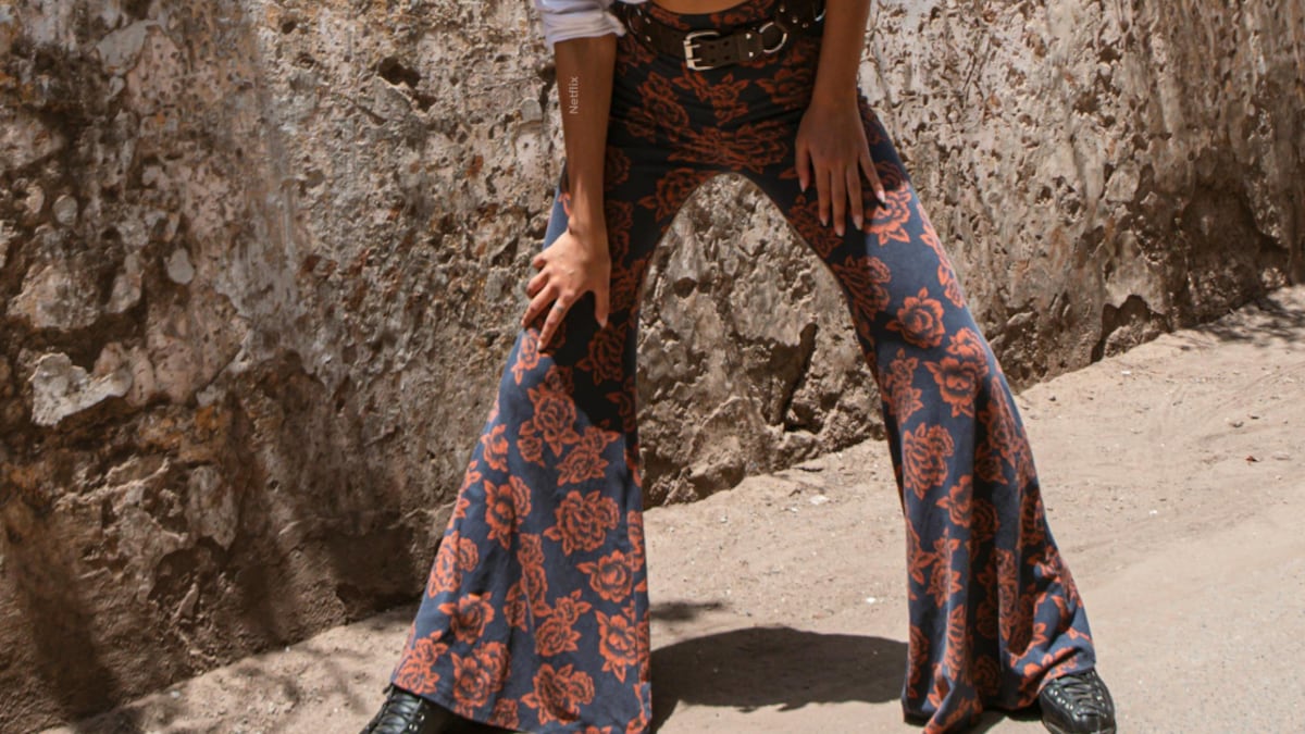 Los leggings acampanados prometen un cambio sofisticado