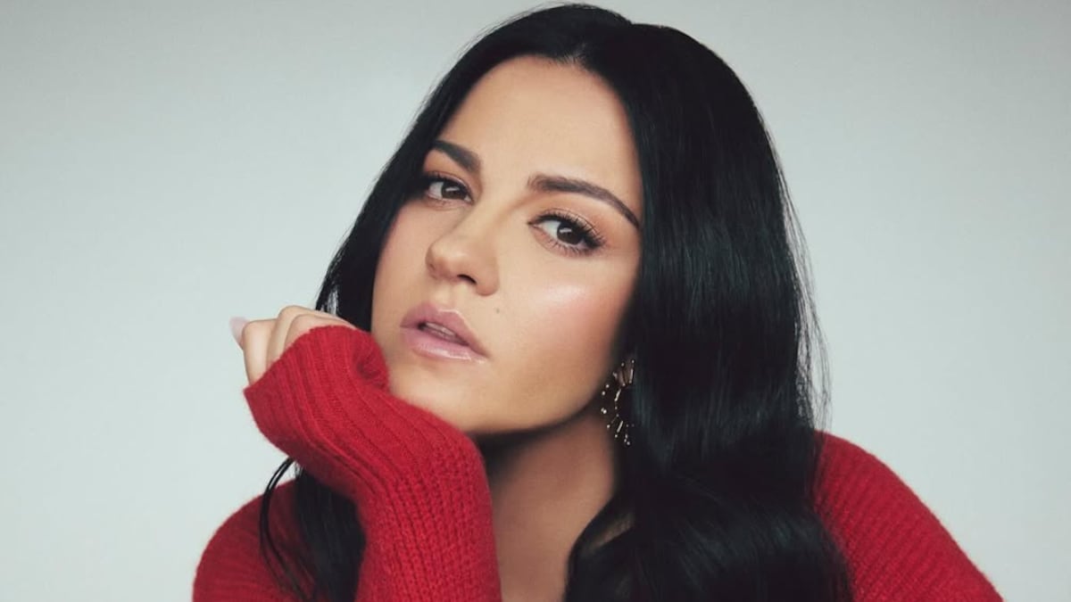 Maite Perroni deslumbra en boda con elegante vestido tras ataques por su físico