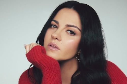 “Sigue callando bocas”: Maite Perroni deslumbra en boda con elegante vestido tras ataques por su físico