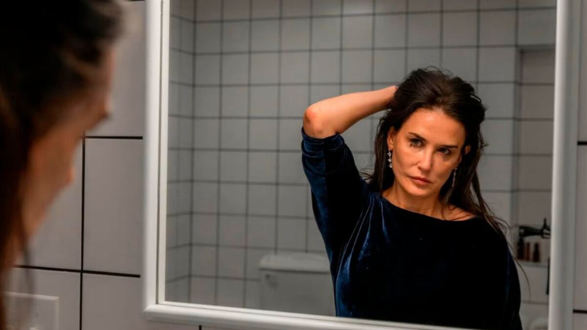 Inspirada en ‘La Sustancia’: crean la Barbie más perturbadora y dicen que “parece salida de una pesadilla”