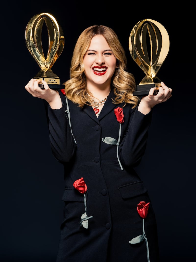 Mar Rendón Mejor ganó el premio Mejor Artista Rock en los Premios Heat 2025