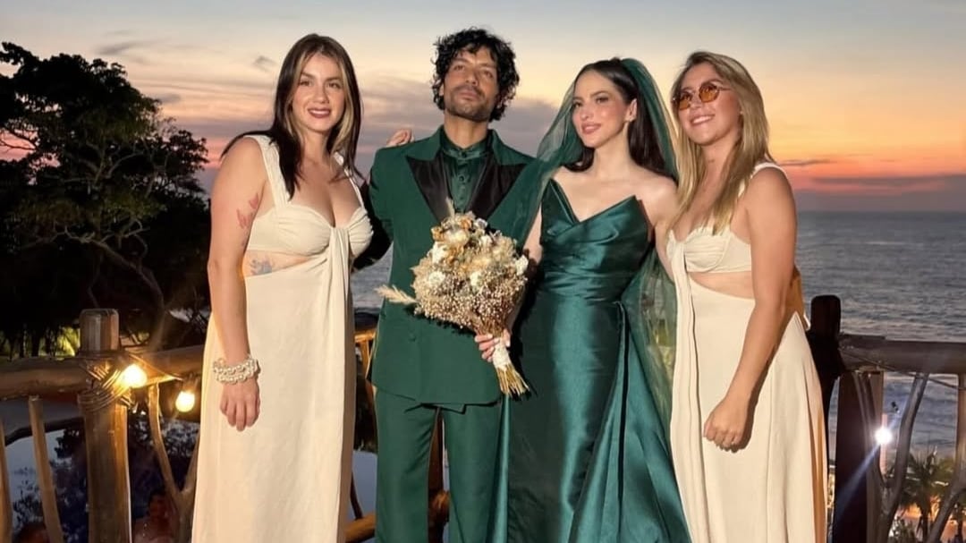 Así fue el espectacular vestido de novia verde que usó Paty Cantú