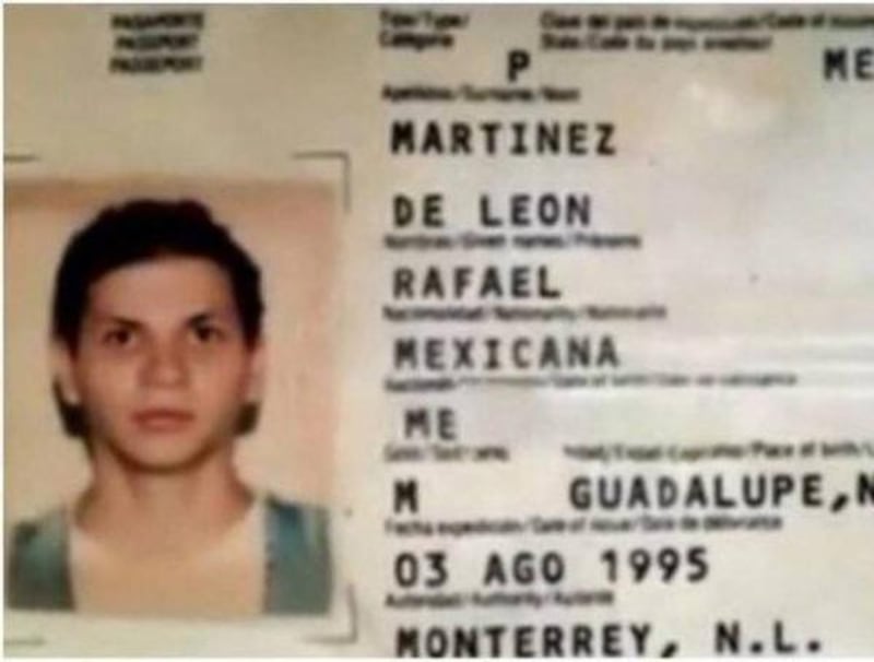 Rafael Martínez de León ahora 'Mhoni Vidente'