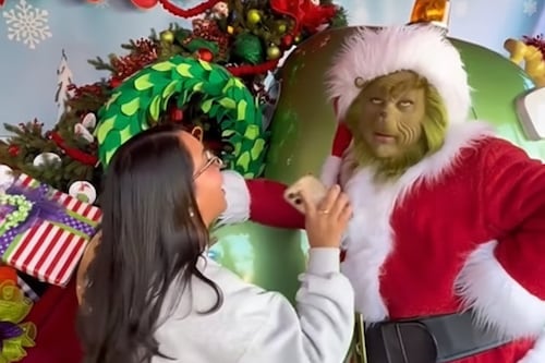 ¡De Ecuador a Universal Studios! La cumbia de Don Medardo hace bailar al Grinch