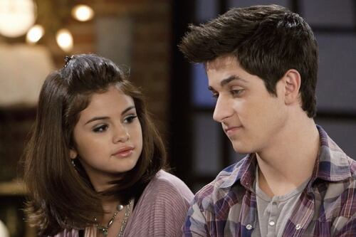 El spin-off de ‘Los Hechiceros de Waverly Place’ revela el primer vistazo con Selena Gomez de regreso