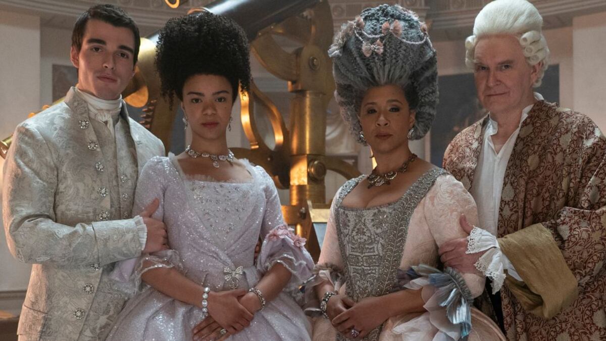 El elenco de 'Queen Charlotte' mezcla nuevos talentos con estrellas veteranas en el mundo de 'Bridgerton'