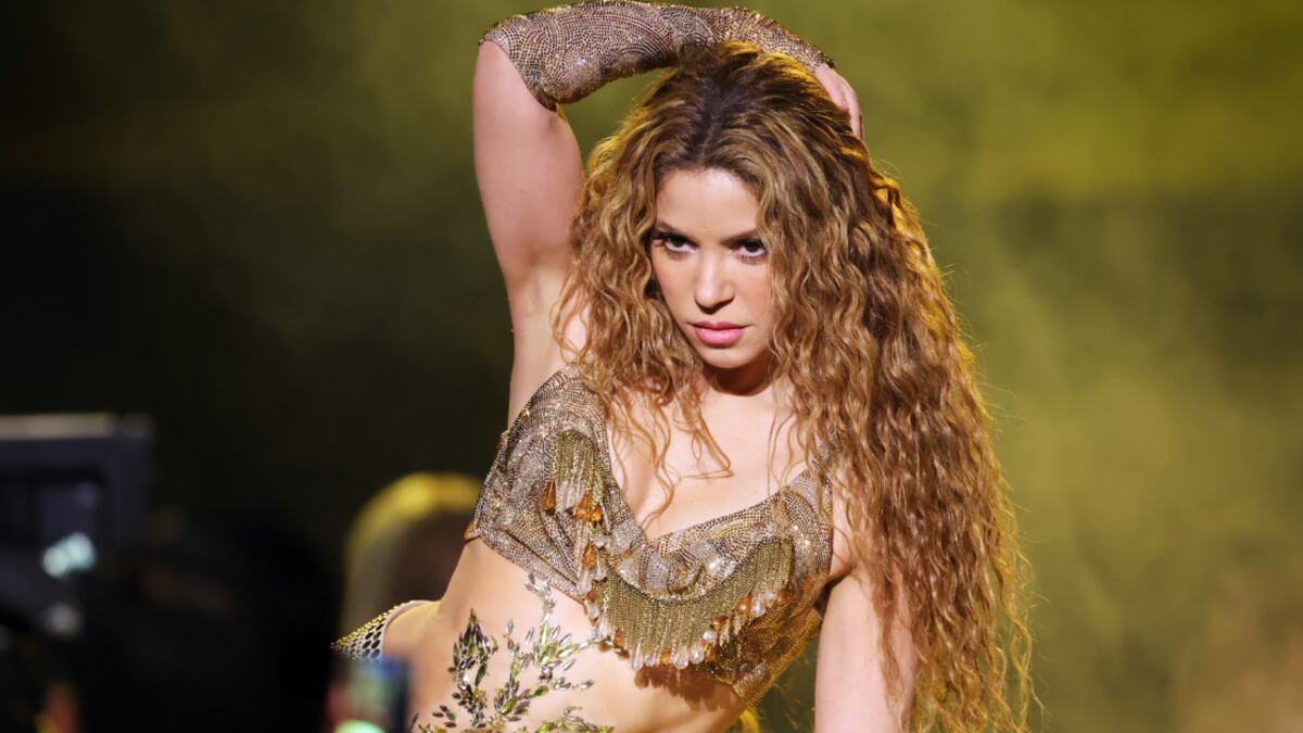 Los deslumbrantes looks de Shakira estuvieron a cargo de estos famosos diseñadores.
