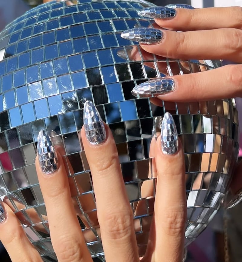 Disco nails