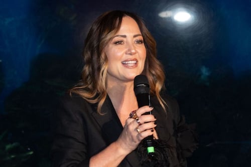 Andrea Legarreta rompe en llanto al anunciar muerte en ‘Hoy’ durante transmisión en vivo