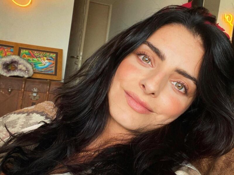 Aislinn Derbez confirma la muerte de su madre con un emotivo mensaje