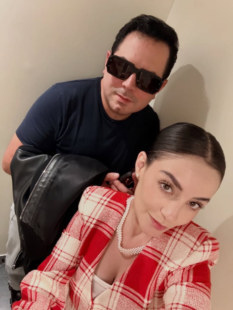 José Eduardo Derbez presume radical cambio de look
