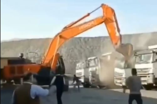 Se vengó de su jefe con retroexcavadora tras cuatro meses sin sueldo y sin bono navideño