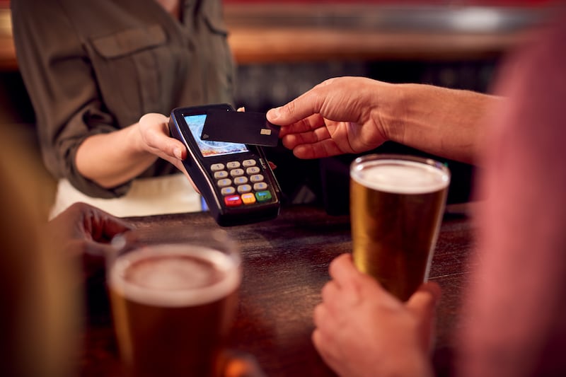Brindar en el Mundial costará más: los precios de cerveza generan debate rumbo a 2026